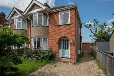 Image de Charming Family Home in Windsor - Parking & Garden - Pass the Keys