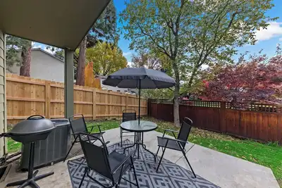 Image de Charming 2-bedroom townhome in lovely Medford with Ac, WiFi