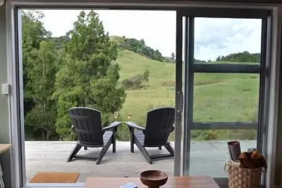 Image de The Rimu Hut: Luxury riverside and off-grid