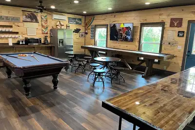 Image de New Listing - Cozy 5-bedroom cabin in Sevierville - sleeps 18!