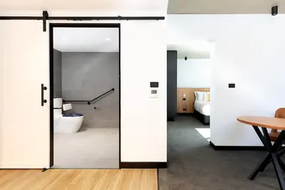 Image de Two Bedroom Accessible In Cbd