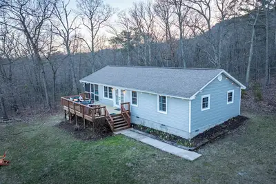 Image de New Cozy Secluded Mountain Cabin: Hot Tub with Views, Pets Ok, Firepit & Smores