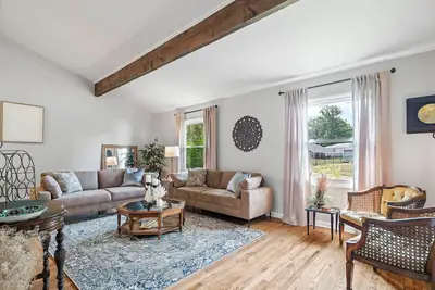 Image de Hot Tub|Games|Office Space|Sleeps 10