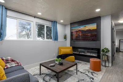 Image de Secluded Gem with Movie Theater Near Soccer Stadium