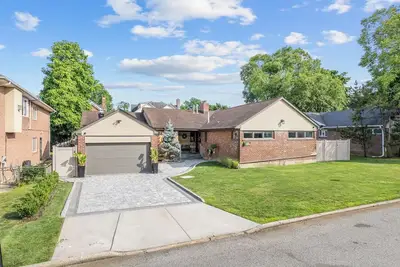 Image de Us Open Private, Comfy Suite w Parking-Bayside, Queens