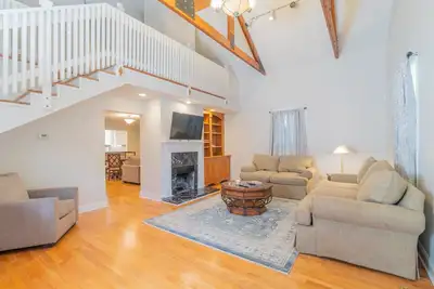 Image de Beautifully renovated home in Midtown that is close to downtown and Ft Moore