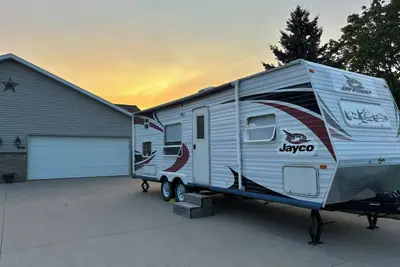 Image de Nfl Draft Camper sleeps 6-20 minutes from Lambeau Field-TransportationAvailable