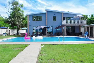 Image de Spacious 5-bedroom house with capacity of 20+ people in Playa Metalio Sonsonate