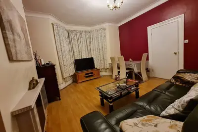 Image de House-Sleeps4-Parking-Garden