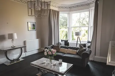 Image de Spacious 4 Bedroom Flat in Stirling