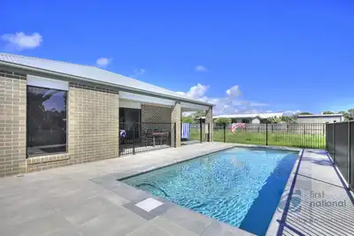 Image de Ultimate entertainer on First Avenue Woodgate Beach