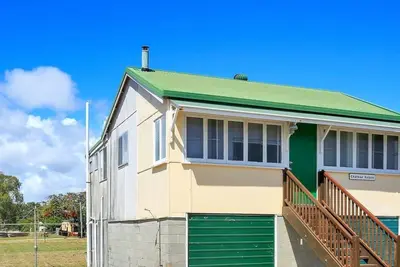 Image de 75 The Esplanade: 1  Br, 1  Ba House in Woodgate, Sleeps 6