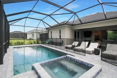 Image de Luxurious 4br in Wellen Park - Pool home - Golf  membership included - Florida Sanctuary