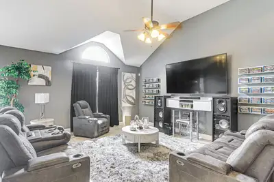 Image de 14 Mi to Jekyll Island: Luxe Brunswick Home