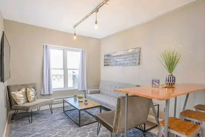 201 - Downtown 2 Bedroom Apartment