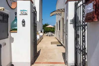 Image de A small villa with a large outdoor area in the center of Anacapri