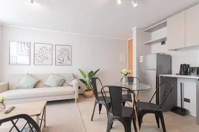 Image de Chic 1br Apartment Santiago | Modern Living for 3