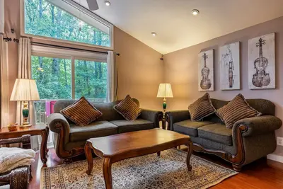 Image de Cozy 3Br Lake Retreat with Backyard & Fire Pit