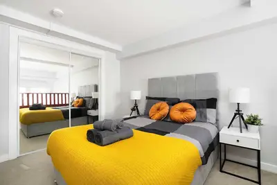 Image de Central 2 Bedroom 2 Bathroom Flat-by Holiday Homes