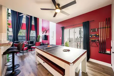 Image de Upstay: Spacious 2-Home Duplex for Group of 17