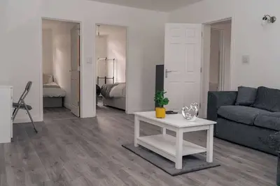 Image de Spacious Coventry Contractor Pad