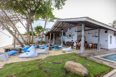Image de Ocean Front Bohemian Style Charming 4-bedroom Villa