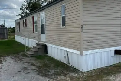 Image de large 2 bed 2 bath home\n\n