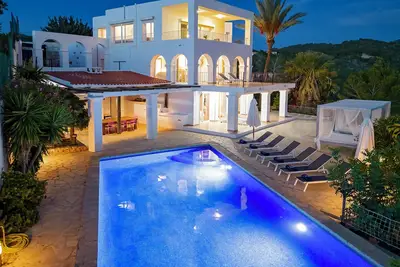 Image de Villa near San Antonio, sleeps 11