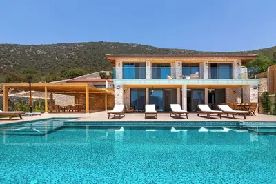 Image de Seaside and private beach villa for 12 people