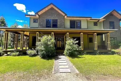 Image de 4-bedroom house in Donnelly close to lake, Wi-Fi, and hot tub. Great parking!