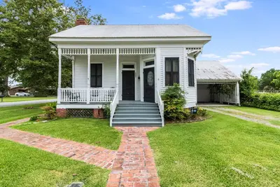 Image de Historic Home Downtown Scott: Sleeps 6, Near I-10