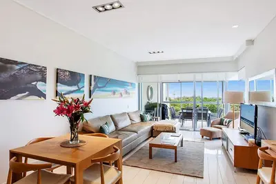 Image de Luxury Apartment 1320 at Bells Boulevard - Luxury Mini-Penthouse with Ocean and Mountain Views