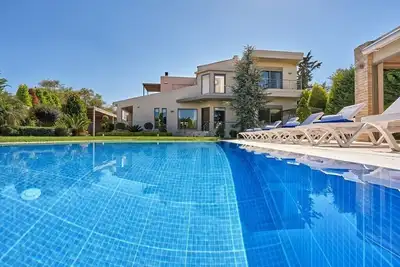 Image de Luxurious Villa with Private Pool Central Location