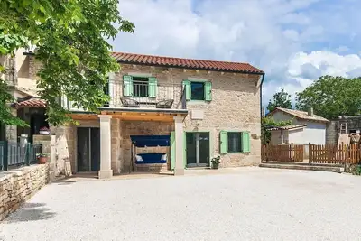 Image de Maison de vacances Zminj pour 1 - 5 personnes avec 2 chambres à coucher - Maison jumelée