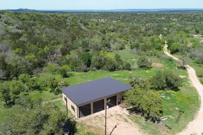 Image de Cozy Barndo in the Hill Country. 10 Minute drive from Kingsland, Lbj, & Llano
