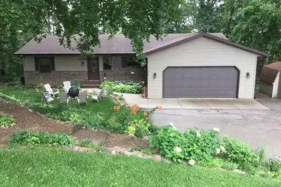 Image de Harmony House, spacious 5-bedrooms in downtown Baraboo near Devil's Lake Park