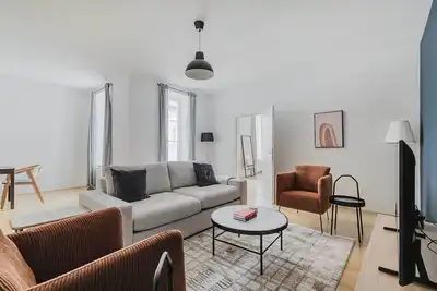 Image de Great Neubau 3br w/ Laundry & Elevator, by Blueground