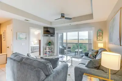 Image de Darien Condo w/ Boat Dock Access: Walk to Downtown