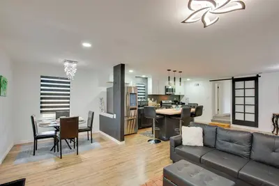 Image de Cedar Hill Home w/ Fenced Patio, Grill & Foosball!