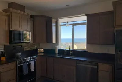 Image de Birds Nest \"Spectacular Ocean Views\"