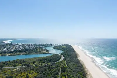 Image de Luxury Apartment 1210 at Bells Boulevard - A beautiful apartment is located in a world class
