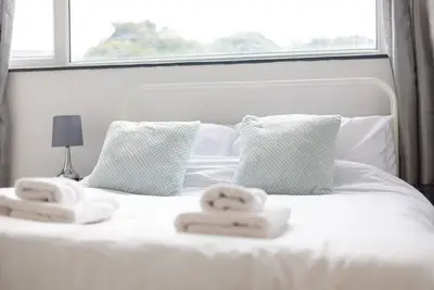 Image de 3 Bedroom Apartment 8 minutes from City Centre