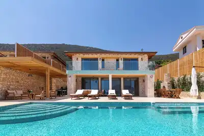 Image de seafront villa with private beach