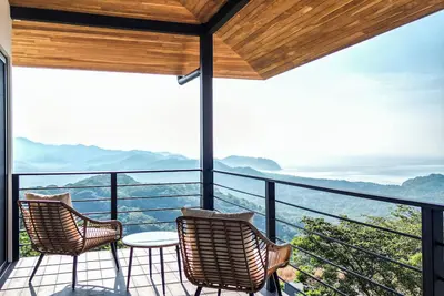 Image de Enjoy incredible ocean views high above beautiful Playa Carrillo