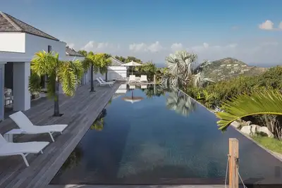 Luxe Haven With Splendid Hill And Ocean Views