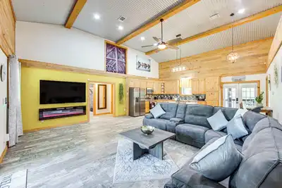 Image de Quitman Lakefront Cabin w/ Screened Porch & Grill!