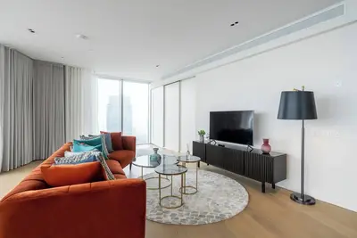 Image de Inspiring three-bedroom apartment with city views