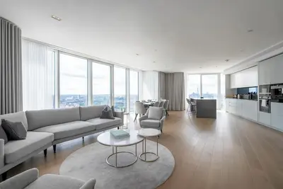 Image de Spectacular three-bedroom apartment with city view