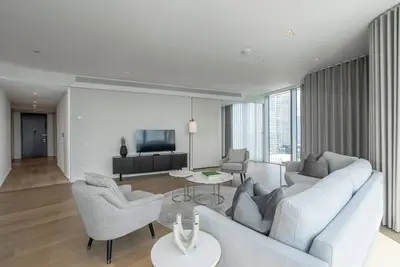 Image de Deluxe riverside apartment with city views