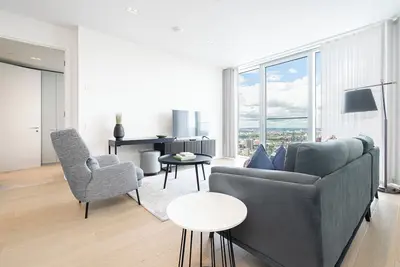 Image de Sensational two-bedroom apartment by the river